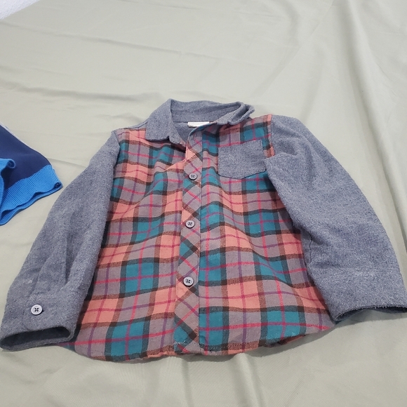 Stylish and Cozy 2T-3T Toddler Boys' Clothing Bundle Perfect for Fall and Winter - Picture 11 of 12